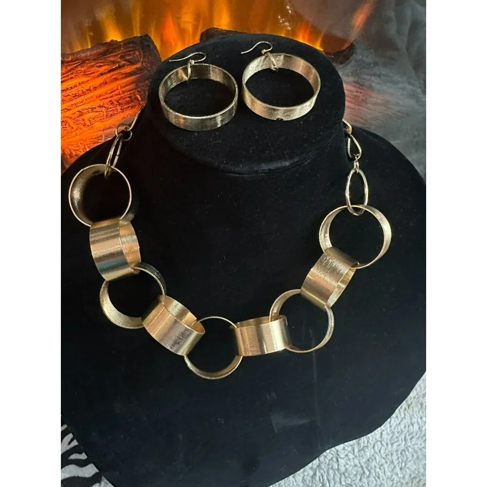 Gold-Tone Interlocking Hoop Necklace & Earring Set‎